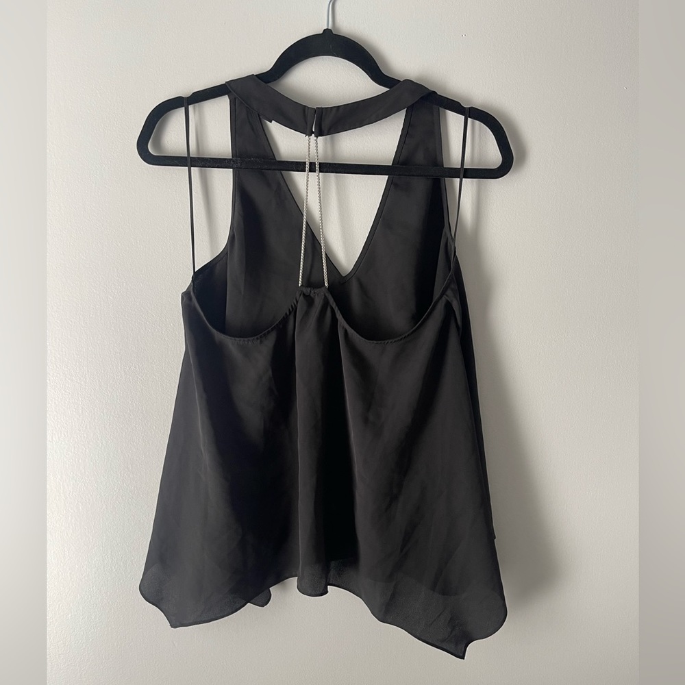 Women Guess V Neck Tank - Picture 2 of 5